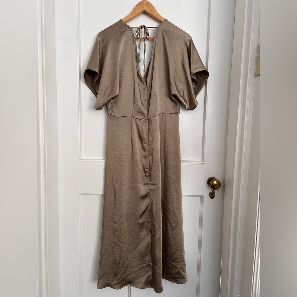 BNWT Oak & Fort Satin Butterfly Dress in Gold/Brown Size M - Picture 9 of 10